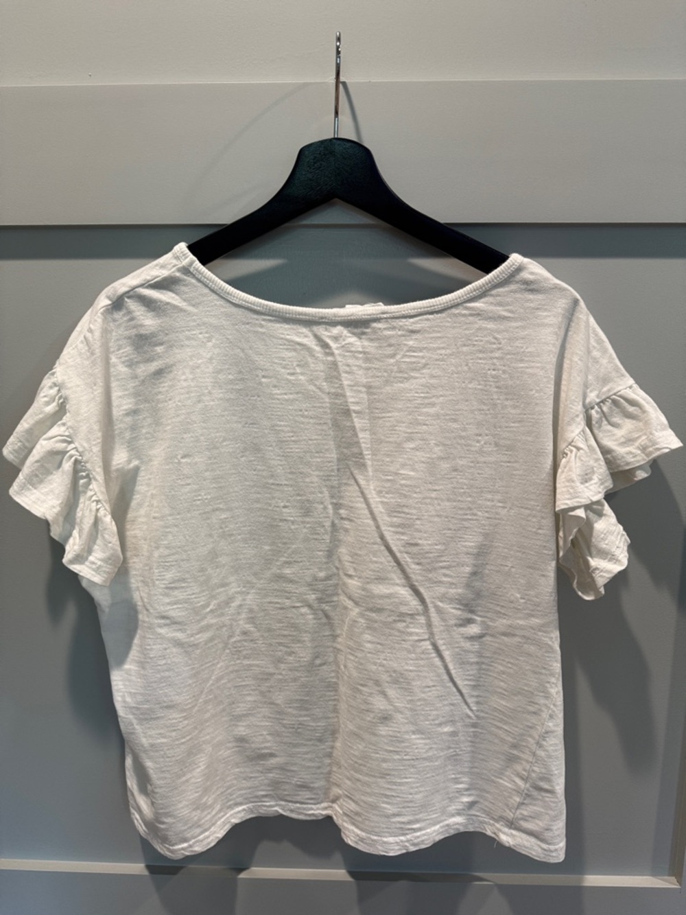 Jane and Delancey White Ruffle Sleeve Tee - Picture 2 of 4